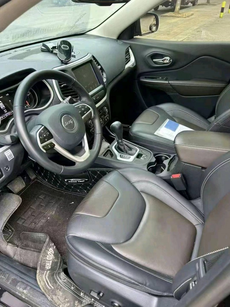 徐州20年Jeep自由光5