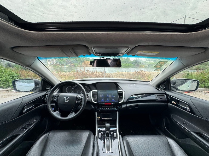 汕头24年本田雅阁5