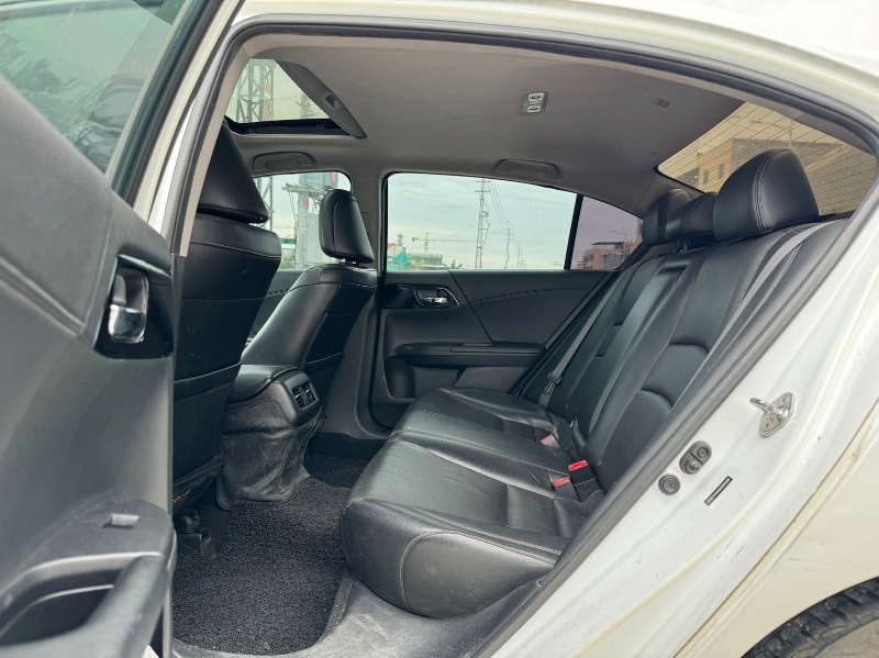 汕头24年本田雅阁6