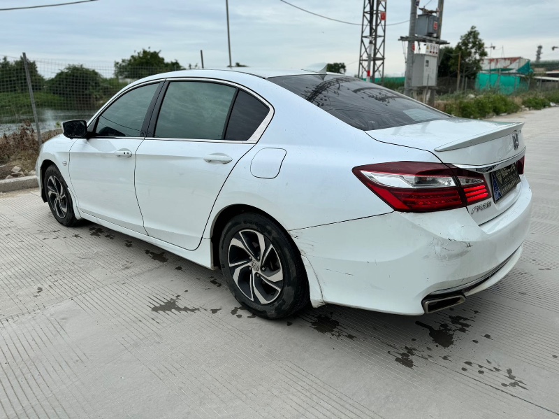 汕头24年本田雅阁7