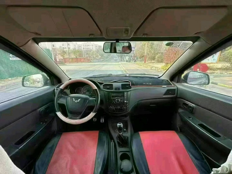 畢節17年五菱汽車宏光2