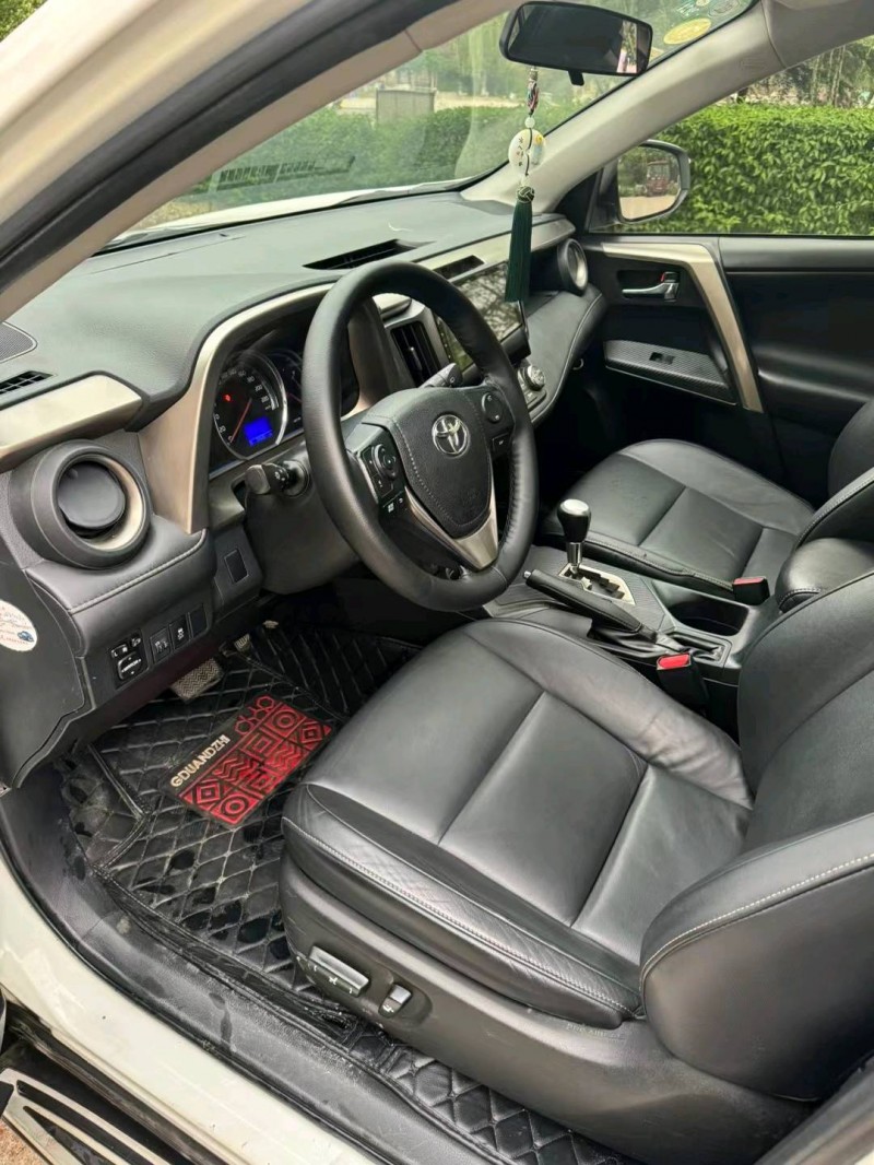 邢台15年丰田RAV4荣放4