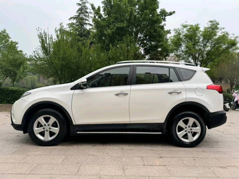邢台15年丰田RAV4荣放8