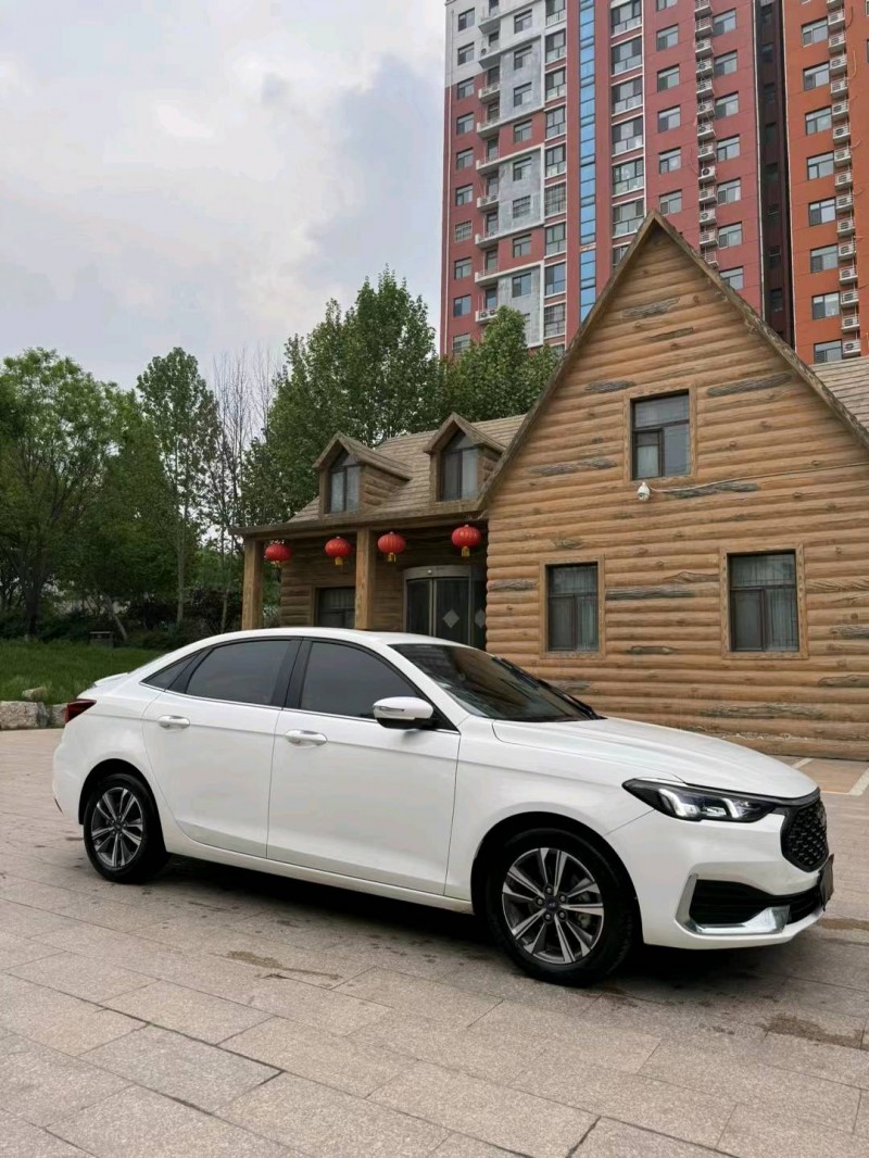 邢台21年福特福睿斯3