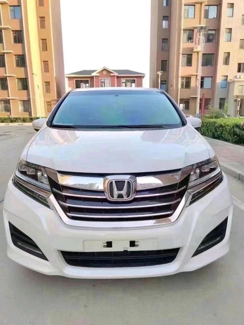 汕头17年本田艾力绅1