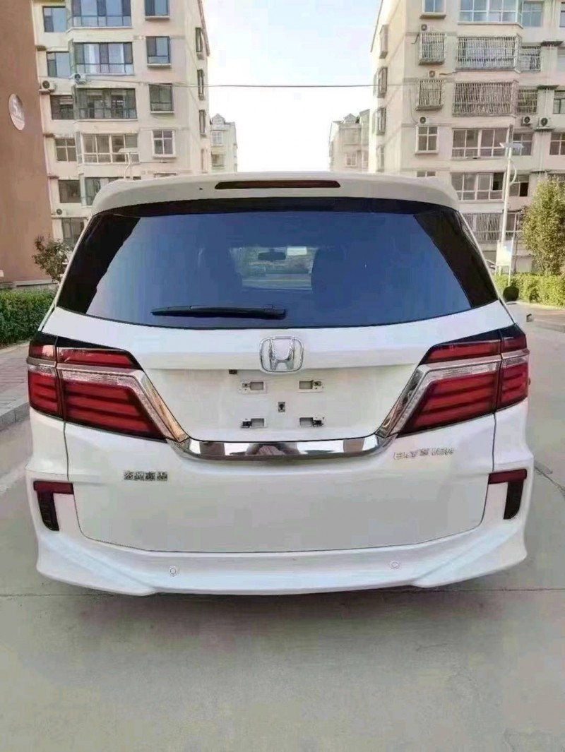 汕头17年本田艾力绅2