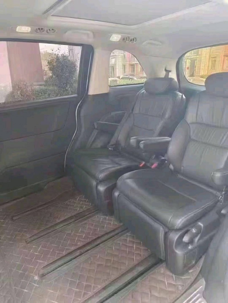 汕头17年本田艾力绅8