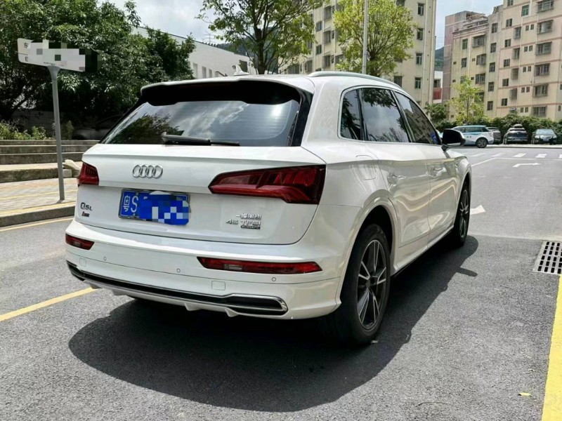 东莞19年奥迪Q58