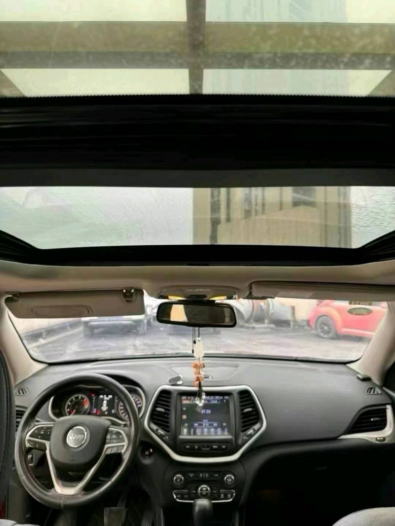 苏州17年Jeep自由光6