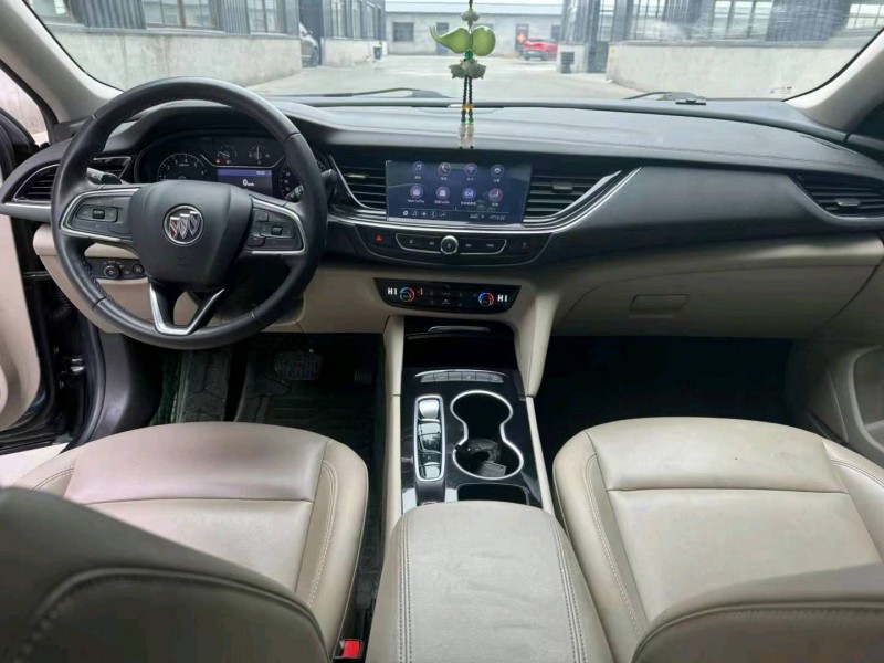 徐州21年别克君威8