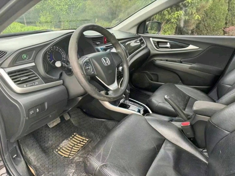 东营13年本田凌派8