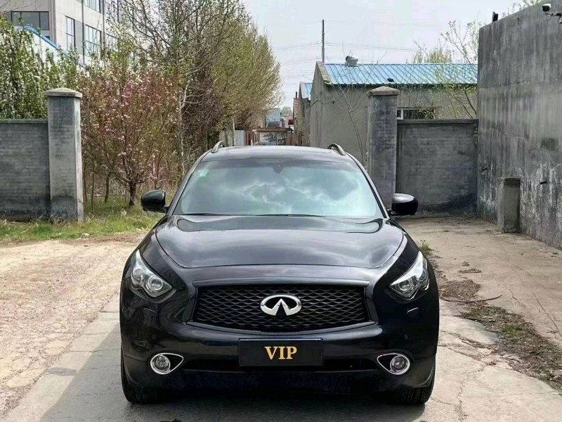 青島17年英菲尼迪QX701
