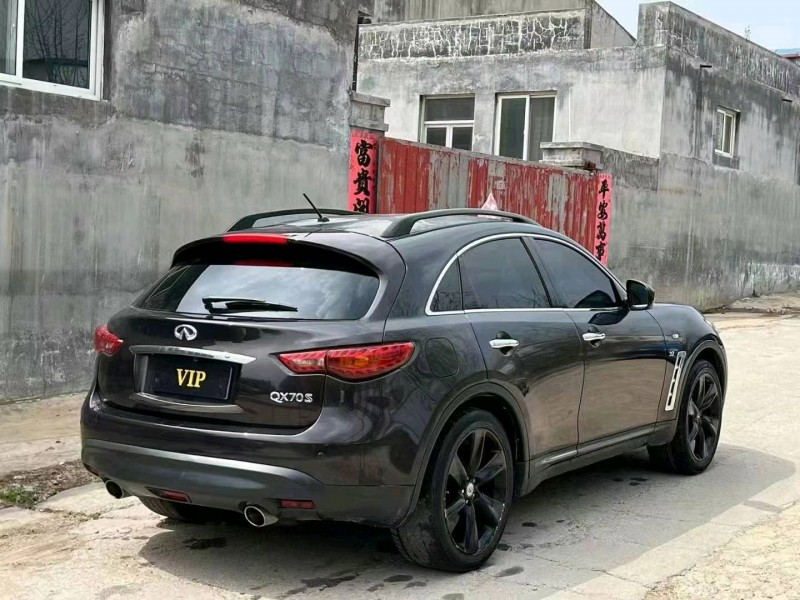 青島17年英菲尼迪QX708