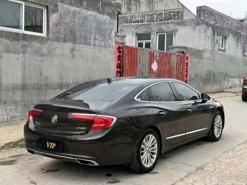 青岛17年别克君越8