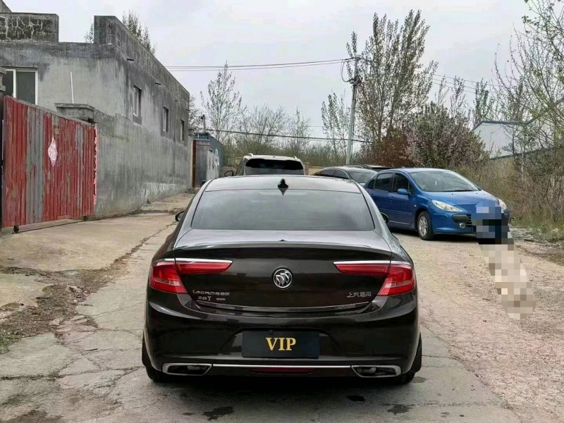 青岛17年别克君越9