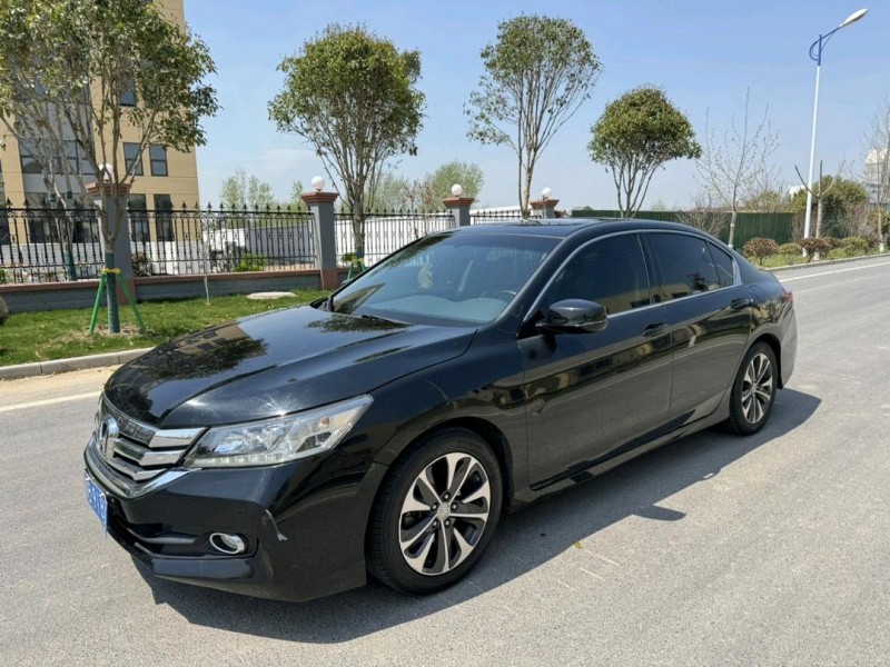 盐城15年本田雅阁3