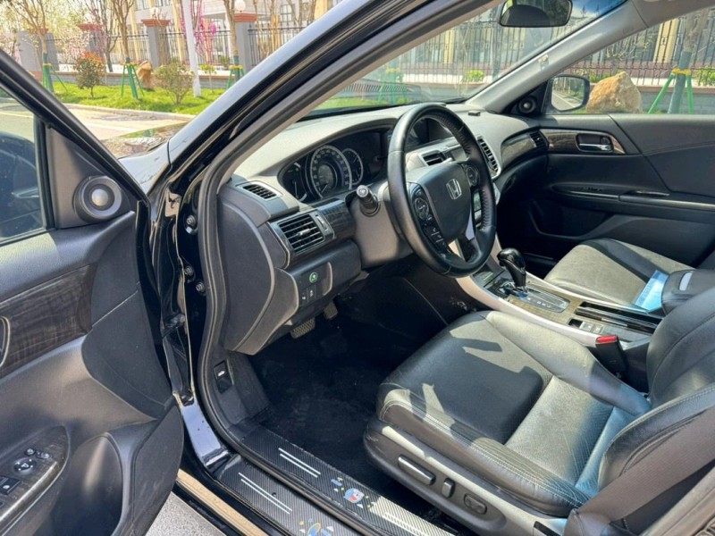 盐城15年本田雅阁5