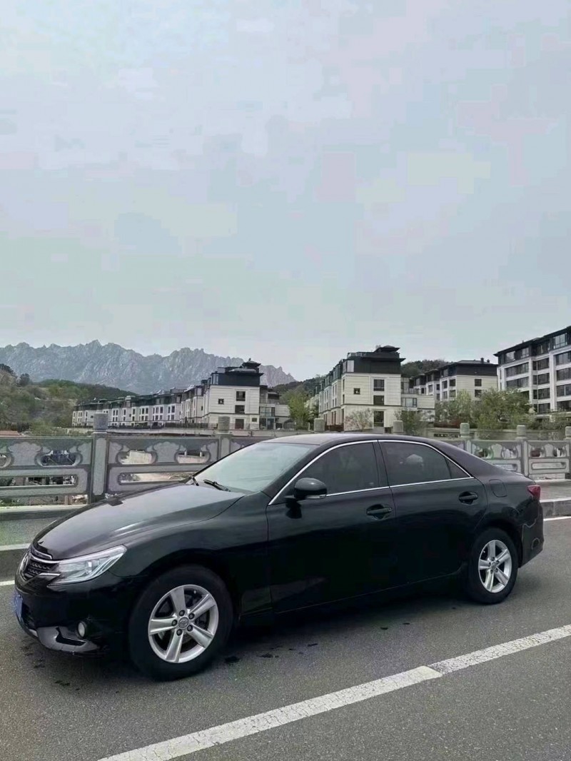烟台15年丰田锐志2