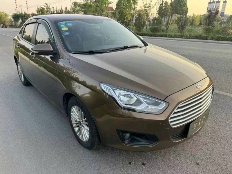 东营18年福特福睿斯2