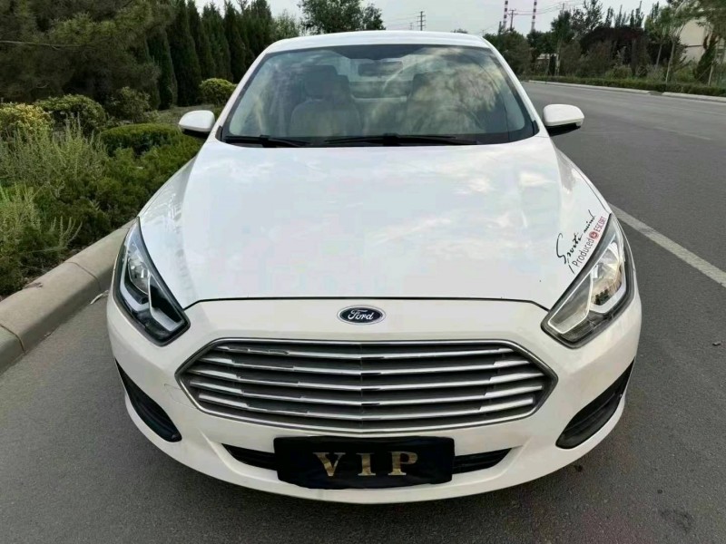 聊城17年福特福睿斯1