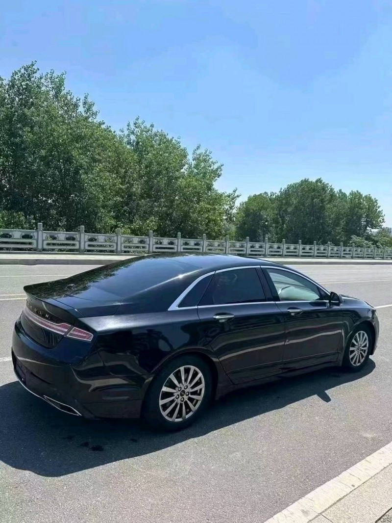 東營20年林肯MKZ5