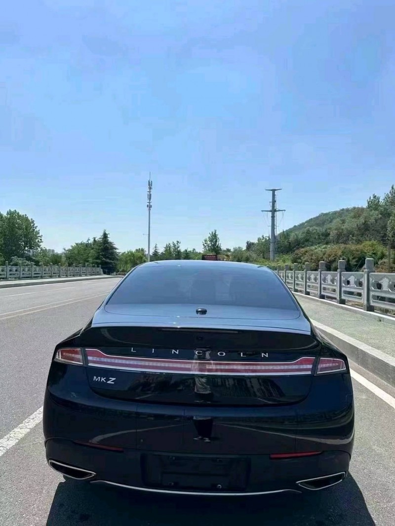 東營20年林肯MKZ6