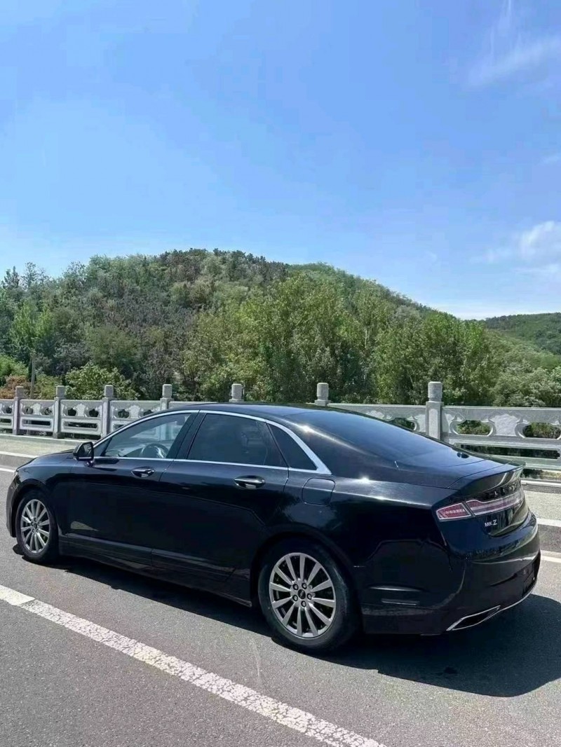 東營20年林肯MKZ8