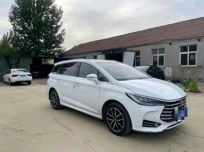 东营18年比亚迪宋MAX8