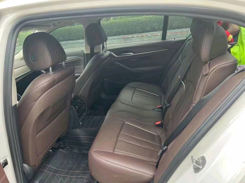 佛山20年宝马5系8