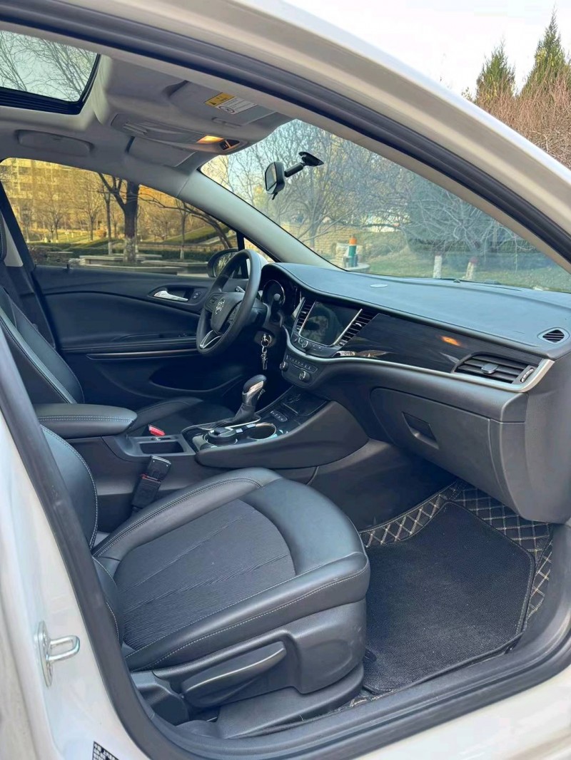 邢台22年别克威朗7