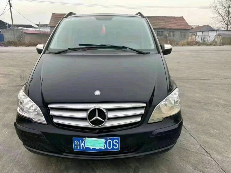 东营16年奔驰唯雅诺1