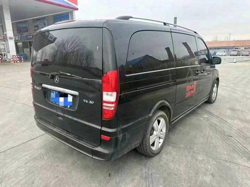 东营16年奔驰唯雅诺7