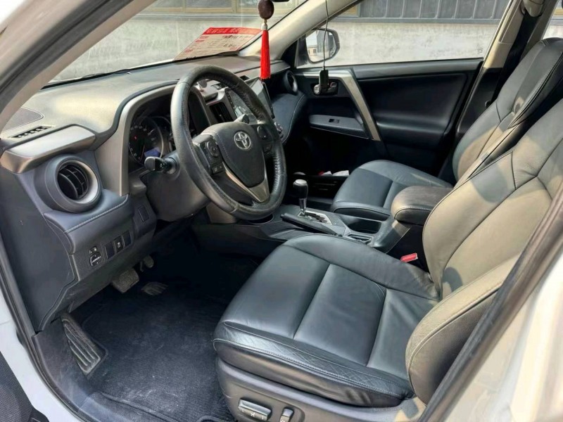 徐州14年丰田RAV47