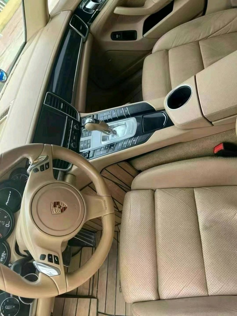 潍坊14年保时捷帕拉梅拉6