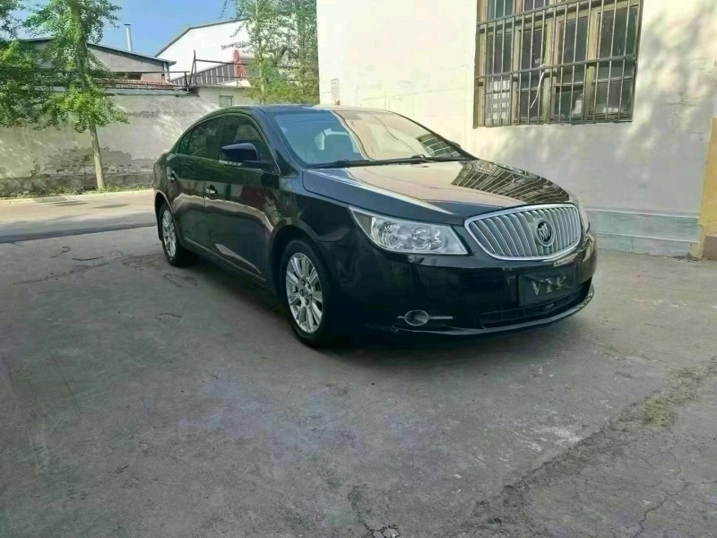 潍坊12年别克君越2