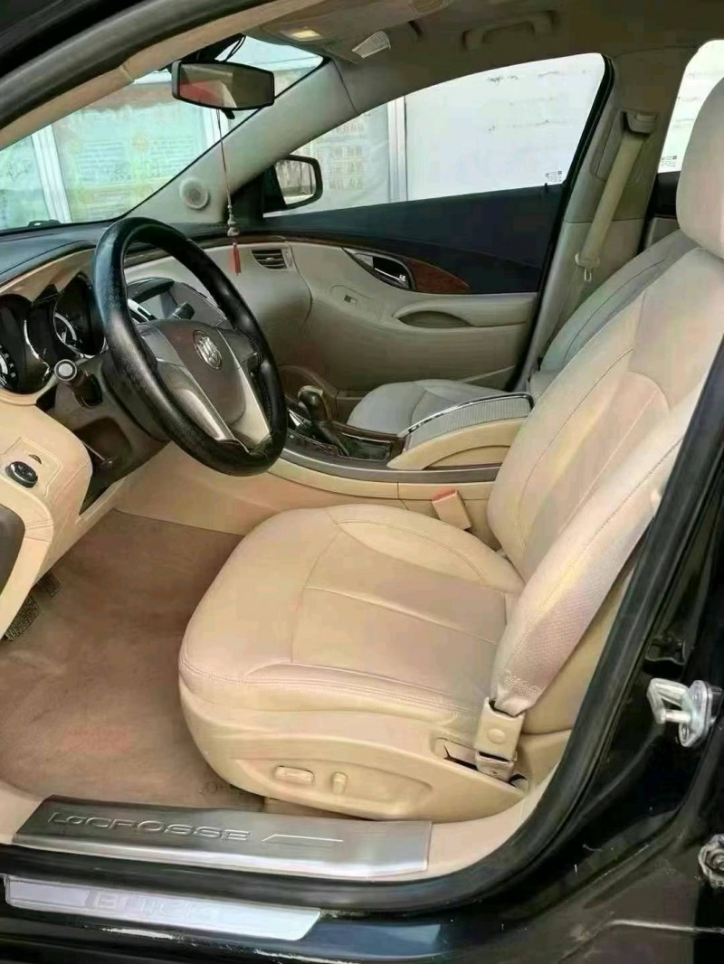 潍坊12年别克君越5