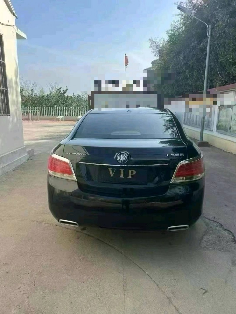 潍坊12年别克君越9