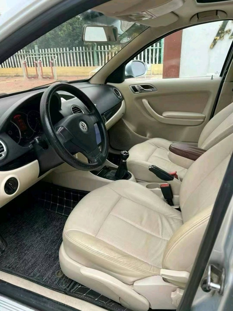 潍坊10年大众朗逸5