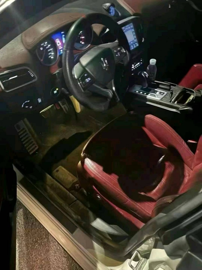 潍坊14年玛莎拉蒂Ghibli4