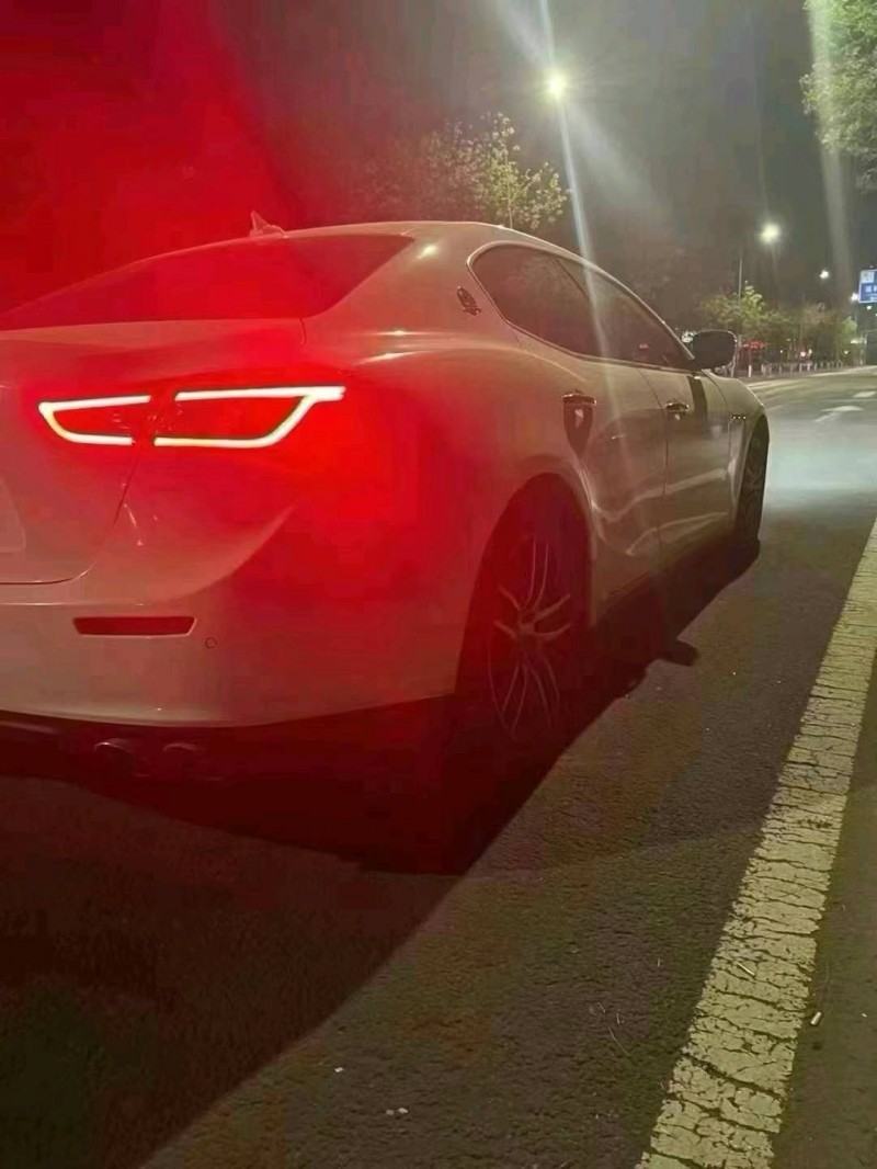 潍坊14年玛莎拉蒂Ghibli6