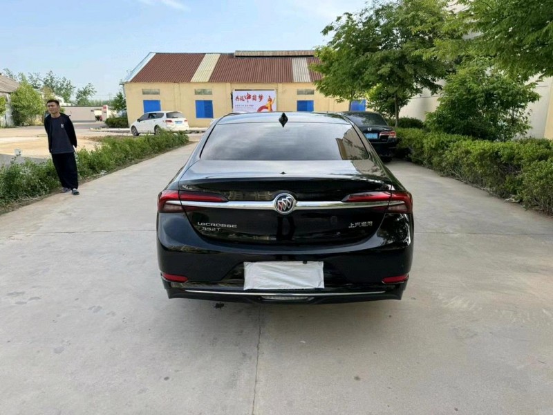 徐州22年别克君越9