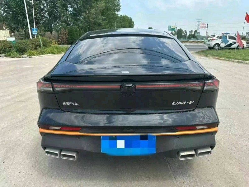 东营24年长安汽车UNI-V7