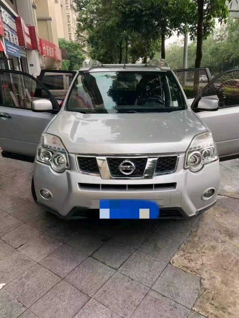 郑州14年日产奇骏1