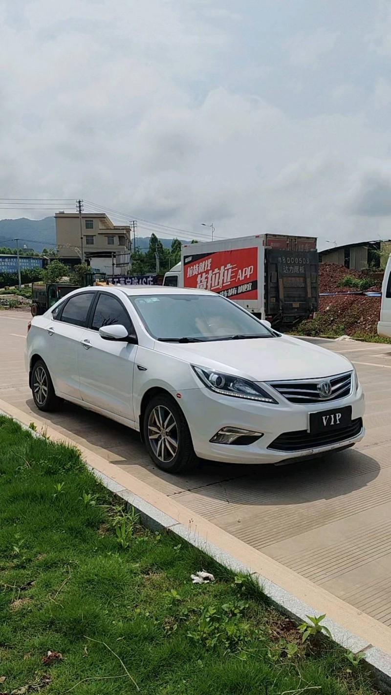 梧州16年長安汽車逸動3
