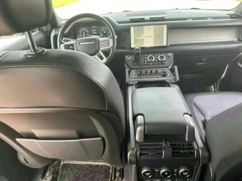 潍坊22年路虎卫士5