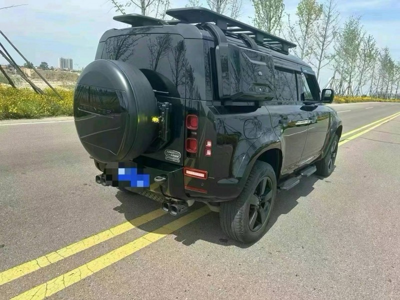 潍坊22年路虎卫士8