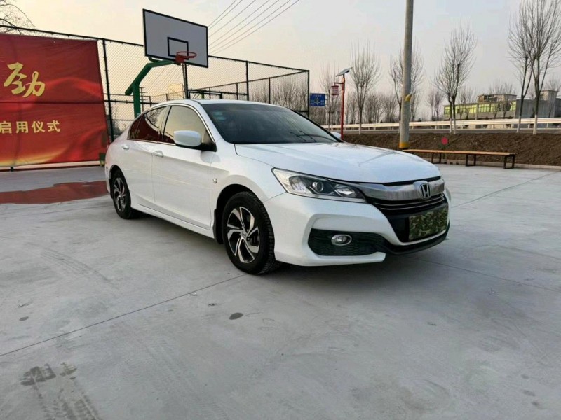 徐州17年本田雅阁1