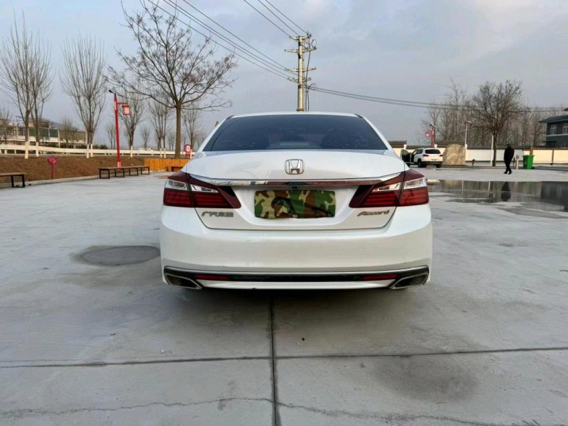 徐州17年本田雅阁9