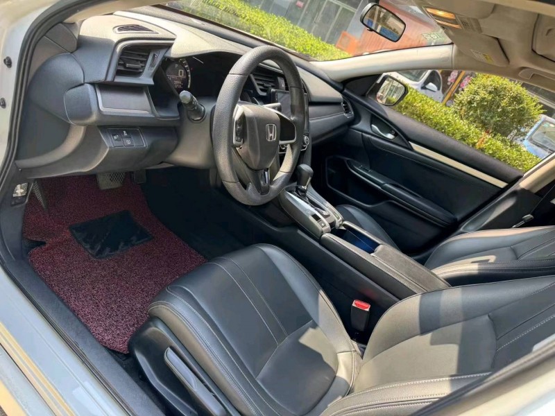 济宁18年本田思域5