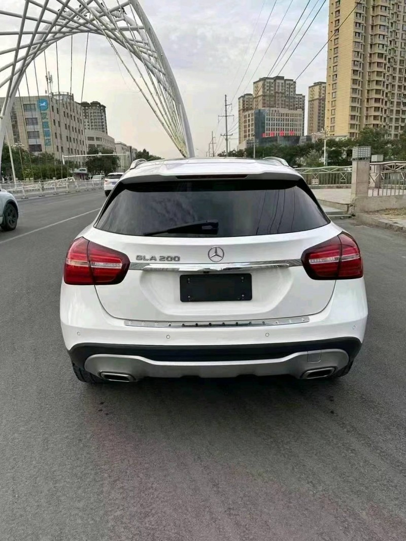 东营18年奔驰GLA2